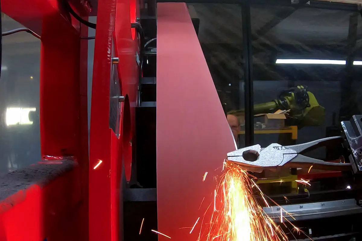 Automated Welding in Warehouse